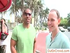 Muscled black guy sucked by outincrowd